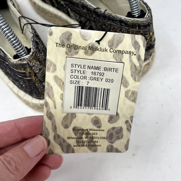 NEW Mukluks Birte Espadrille Flats Sequins Womens Size 7 - Picture 4 of 11